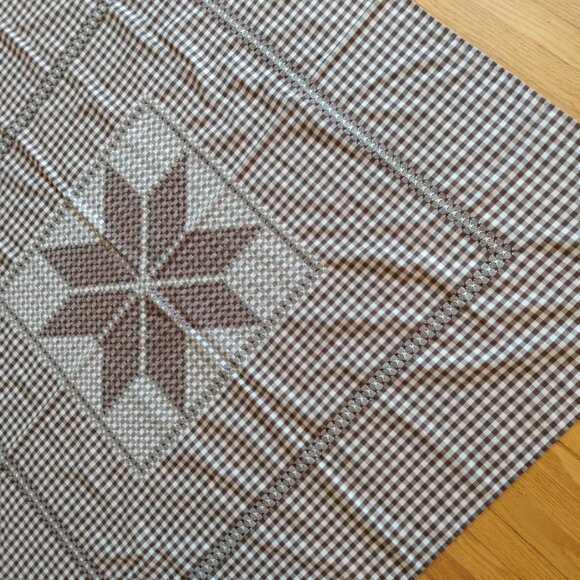 Vintage Brown Gingham Tablecloth Star Hand Stitched Cottagecore Farmhouse Decor - Picture 4 of 10